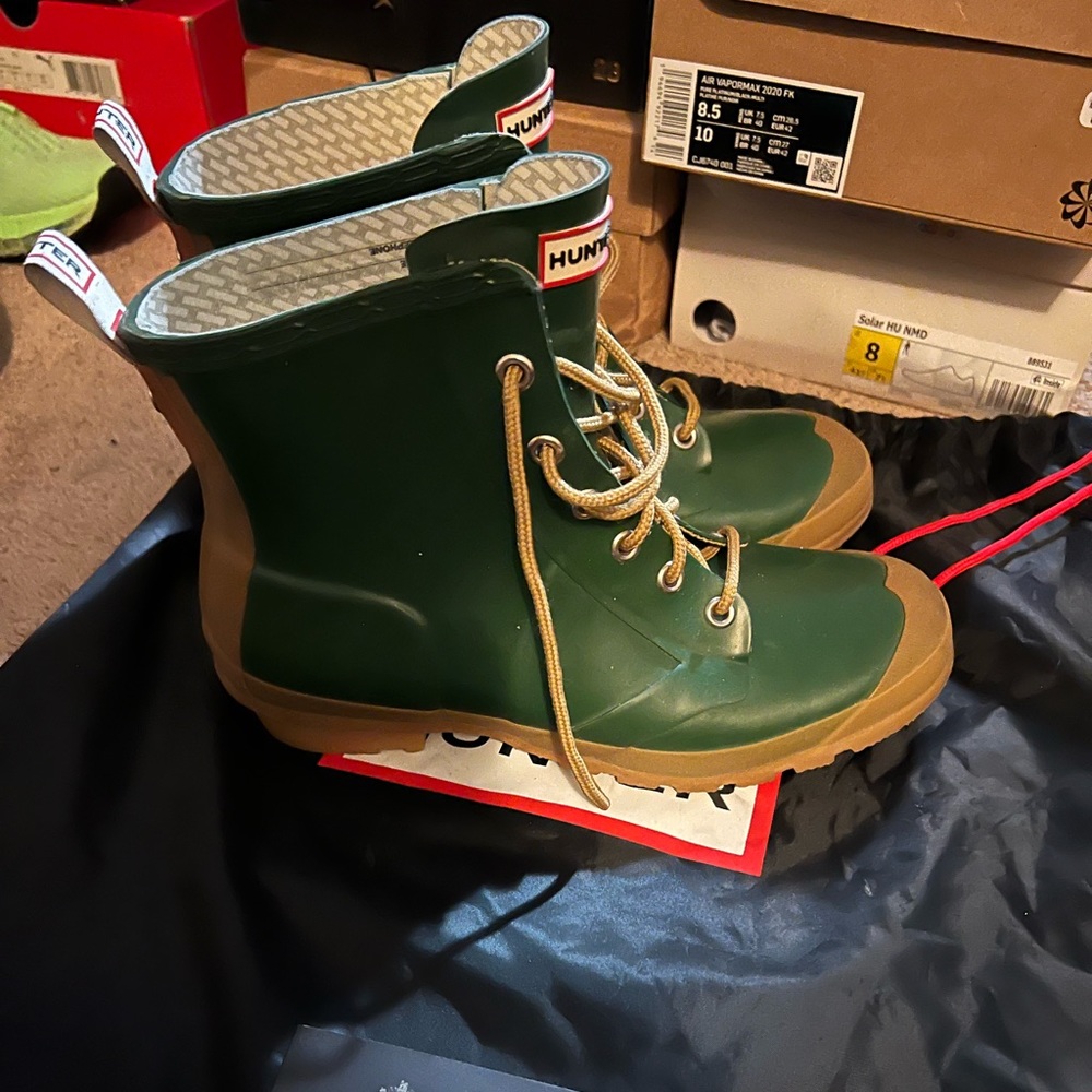 Hunter Brixen Boots - size 8M/9W